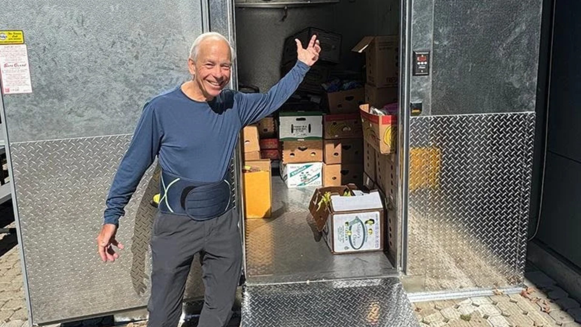 Thanks to the leadership of volunteer Stan Karp (pictured above), and the generosity of Second Harvest of Silicon Valley, we have a brand-new walk-in cooler! Our existing cooler couldn’t hold all of the Food Pantry’s fresh produce, milk, and eggs. Without adequate space, many of these essential items were at risk of spoiling quickly, but this new cooler doubles our storage capacity ensuring that our nutritious offerings stay fresh for our community.